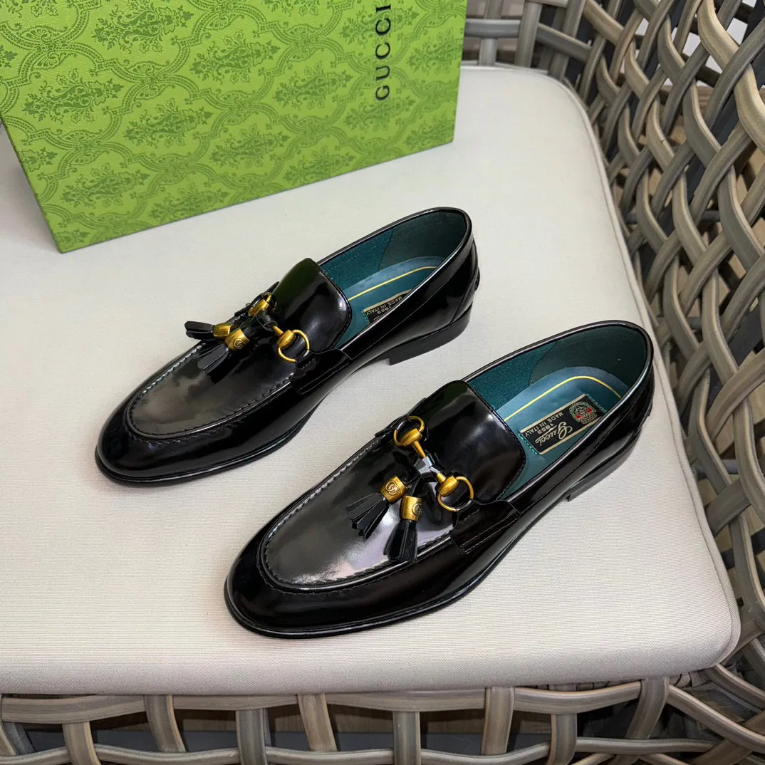 Men's shoes 💰900 Gucci ~ High-end genuine leather outsole men's casual leather shoes | The upper is made of imported original first-layer cowhide material | Classic horsebit decoration | Leather handmade tassel embellishment | Low-key luxury temperament | Comfortable foot feel | Imported genuine leather outsole | First-layer cowhide inner cowhide pad | Fine details Size: 39-44 (customized at 45.46)